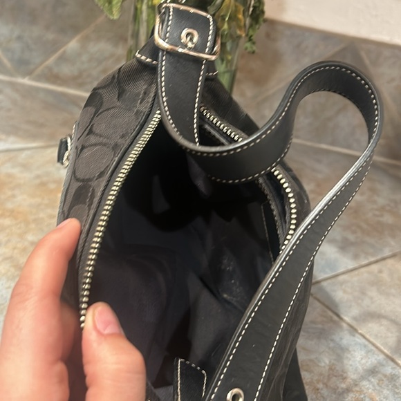 Authentic Vintage Small Y2K style Coach Hobo Shoulder Bag Comes with hang tag - Picture 6 of 7